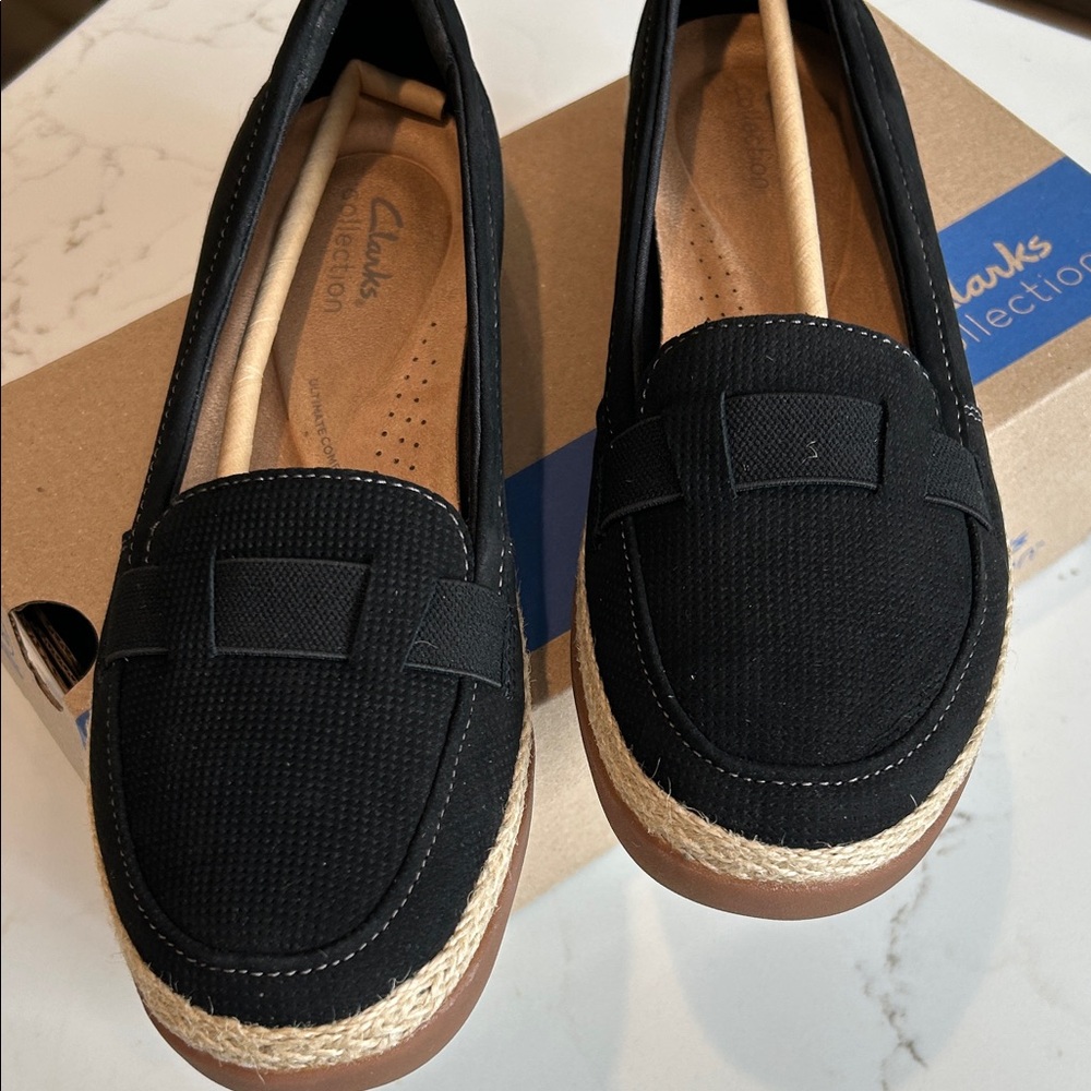 NIB Clarks Women's Black suede  Elaina Echo Slip Ons  Size 9.5M